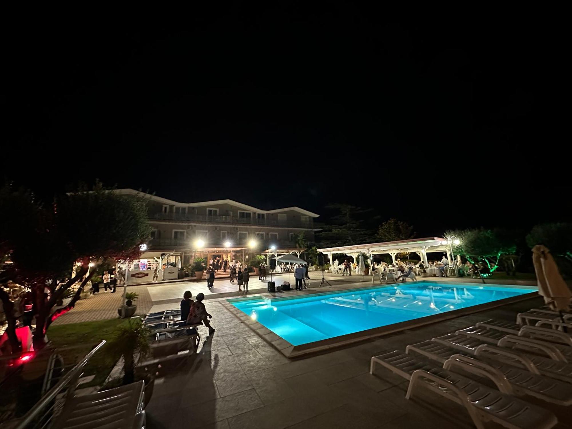 Hotel Ristorante Paradiso Albanella Exterior foto