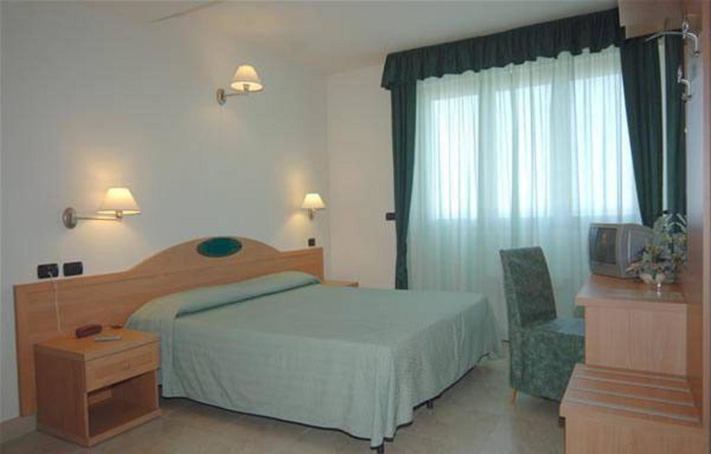 Hotel Ristorante Paradiso Albanella Cameră foto