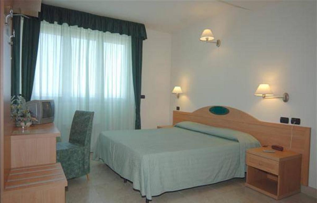 Hotel Ristorante Paradiso Albanella Cameră foto